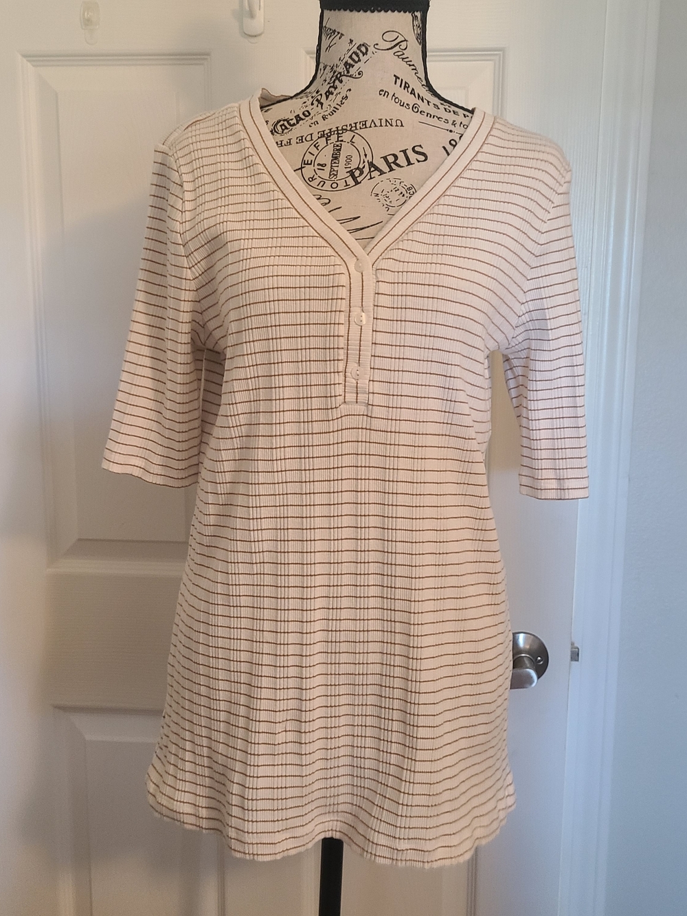LOFT Cream Short-Sleeve V-Neck Striped Knit Top